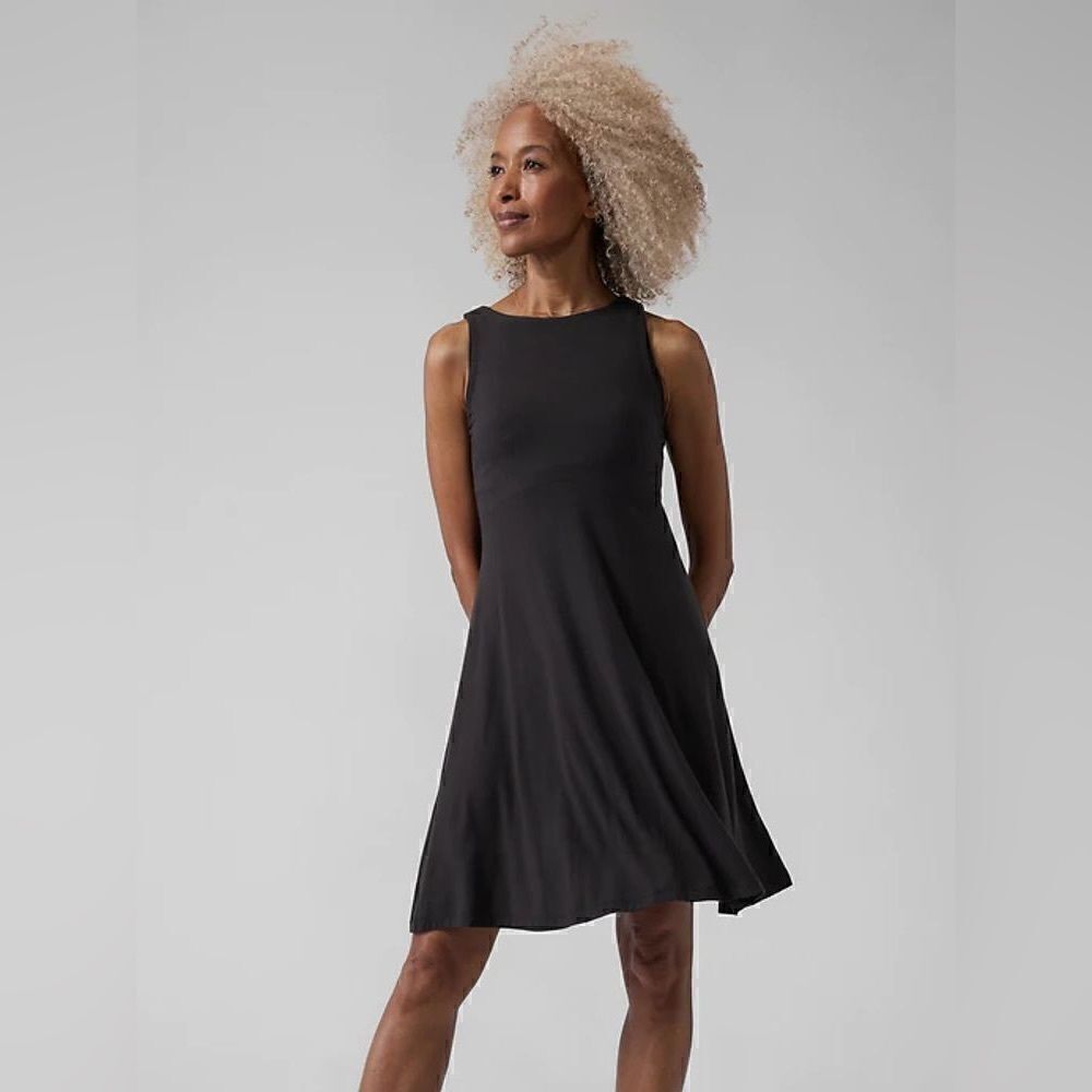 Athleta Santorini Thera Dress in size medium petite